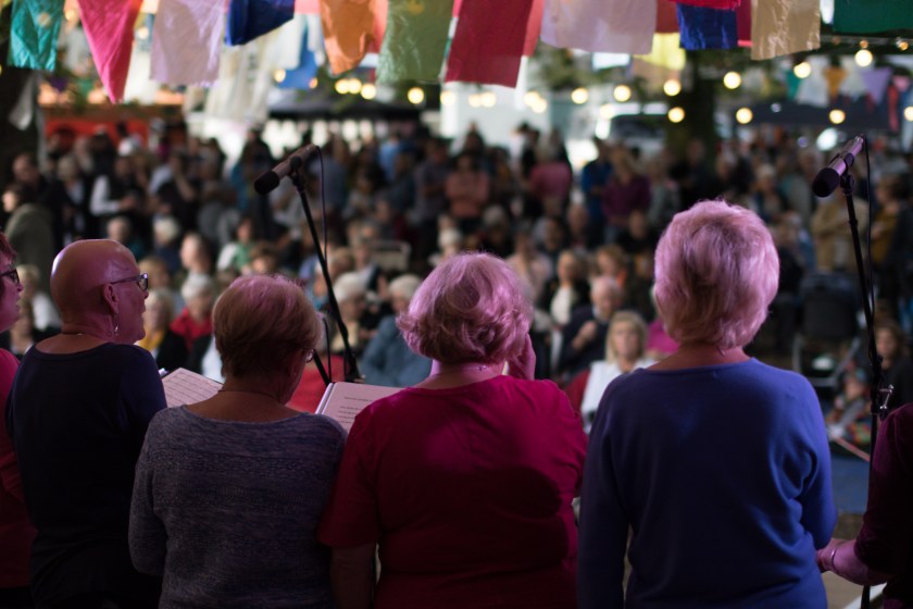 SING ALONG THE RIVER-31